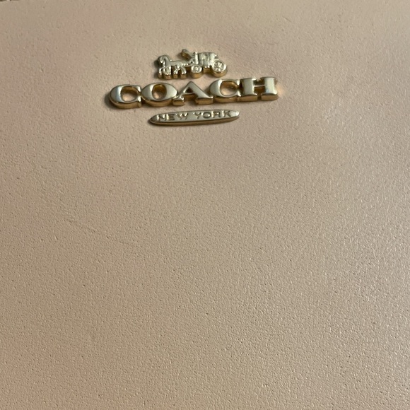 Signature Coach Zip Around Wallet - Picture 2 of 8